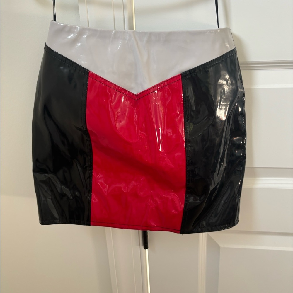 ONE WAY skirt size 8 NEW WITH TAGS